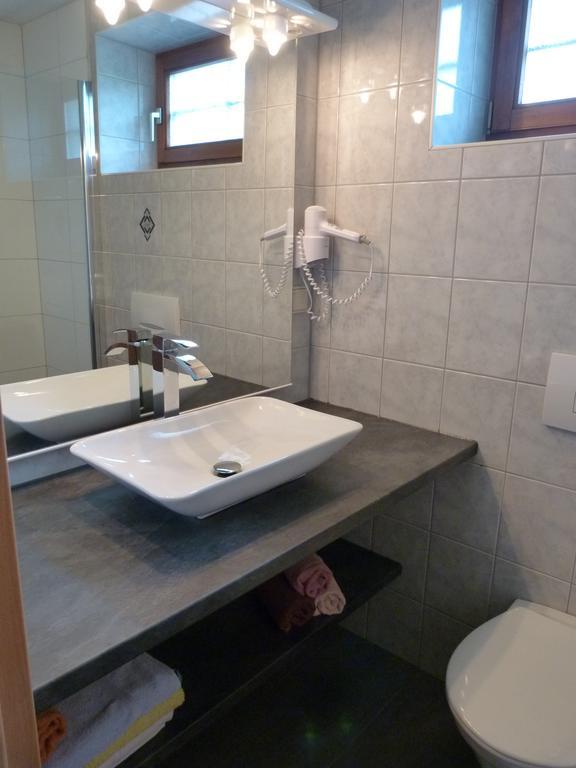 Апартаменты Ferienhaus Bluemel Inkl. Freier Strandbadeintritt Фельден-ам-Вёртер-Зе Номер фото
