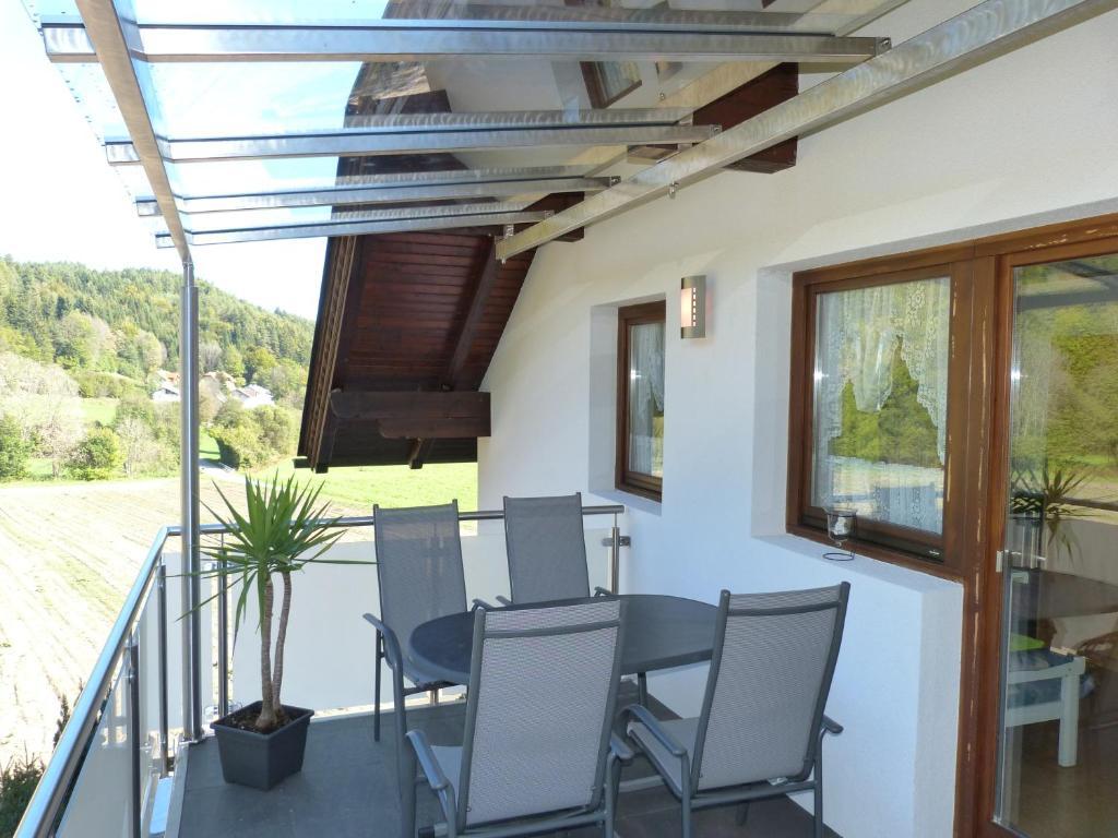 Апартаменты Ferienhaus Bluemel Inkl. Freier Strandbadeintritt Фельден-ам-Вёртер-Зе Номер фото