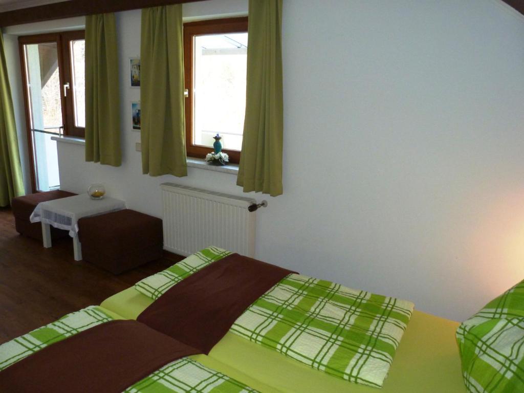 Апартаменты Ferienhaus Bluemel Inkl. Freier Strandbadeintritt Фельден-ам-Вёртер-Зе Номер фото